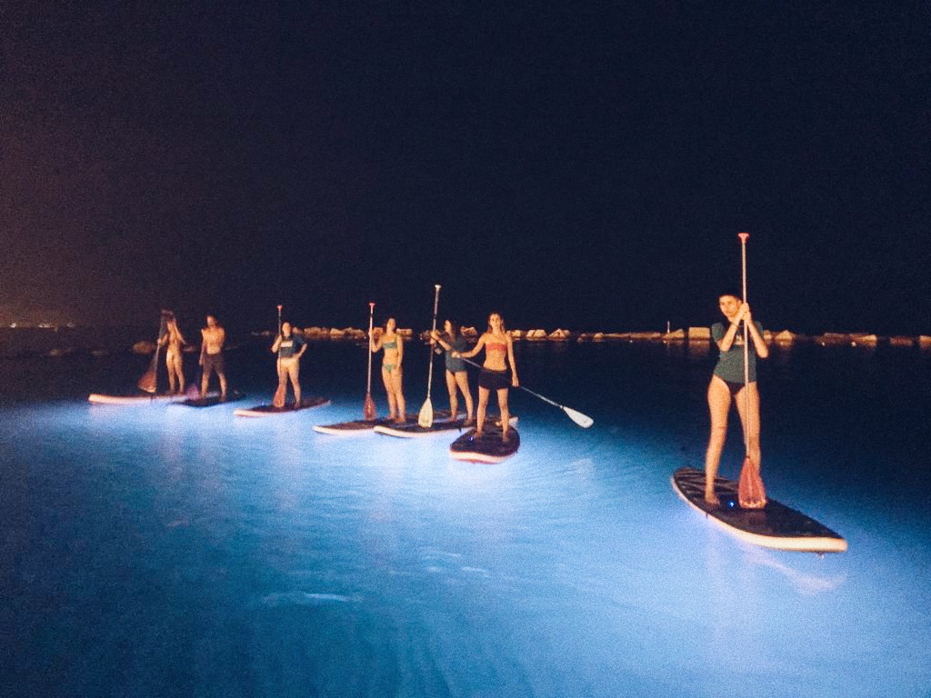 Paddle Surf NEON Experience al atardecer - Imagen 8