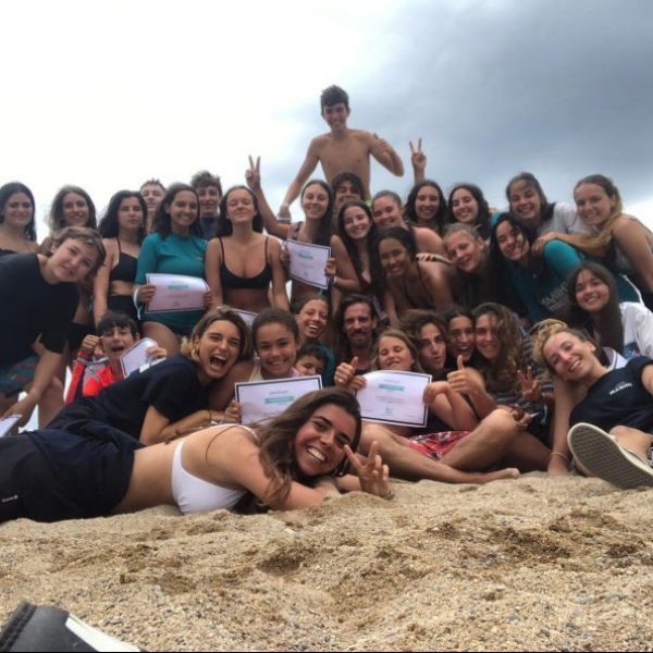 Casal Barcelona Manihi Surf school