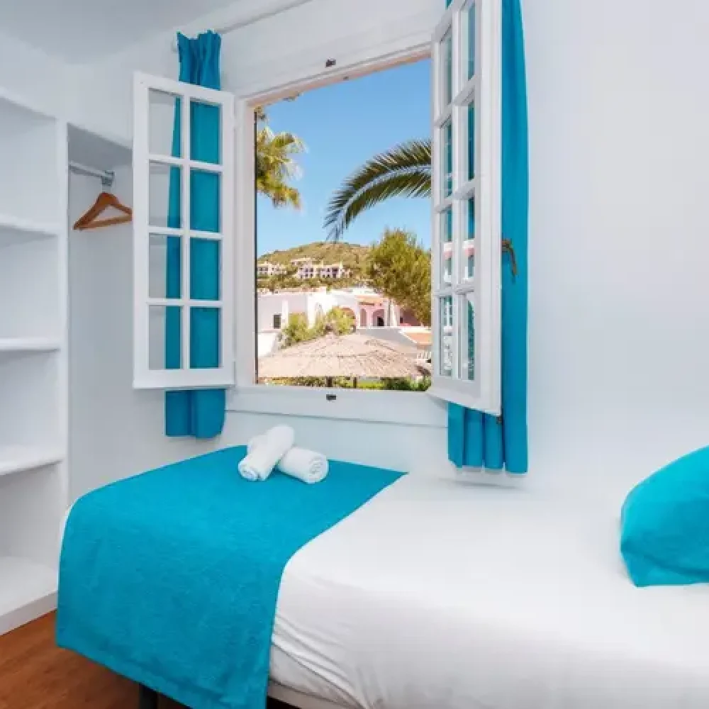 two-rooms-apartment-sea-view-twins-bed-garden-village-b
